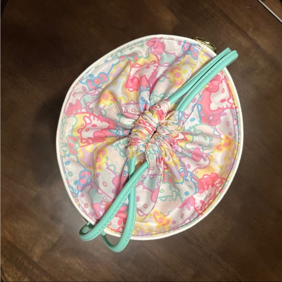 Hello Kitty Sanrio Loungefly Cup O Noodles Bucket bag - Picture 3 of 3